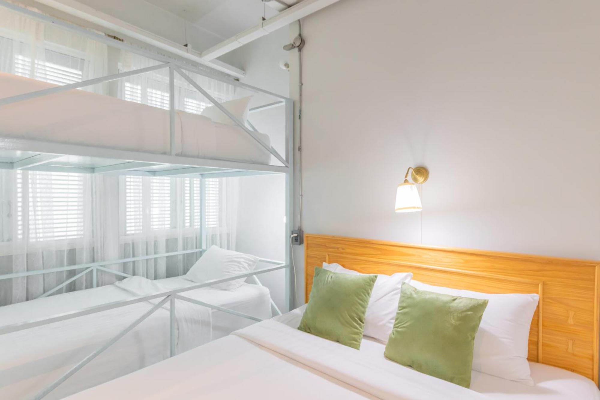 Latima Boutique Hostel Kanchanaburi by Eksteriør bilde