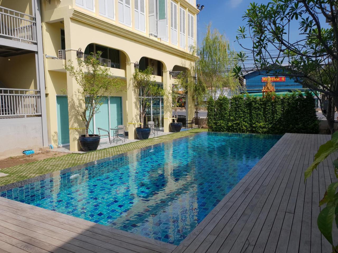 Latima Boutique Hostel Kanchanaburi by Eksteriør bilde